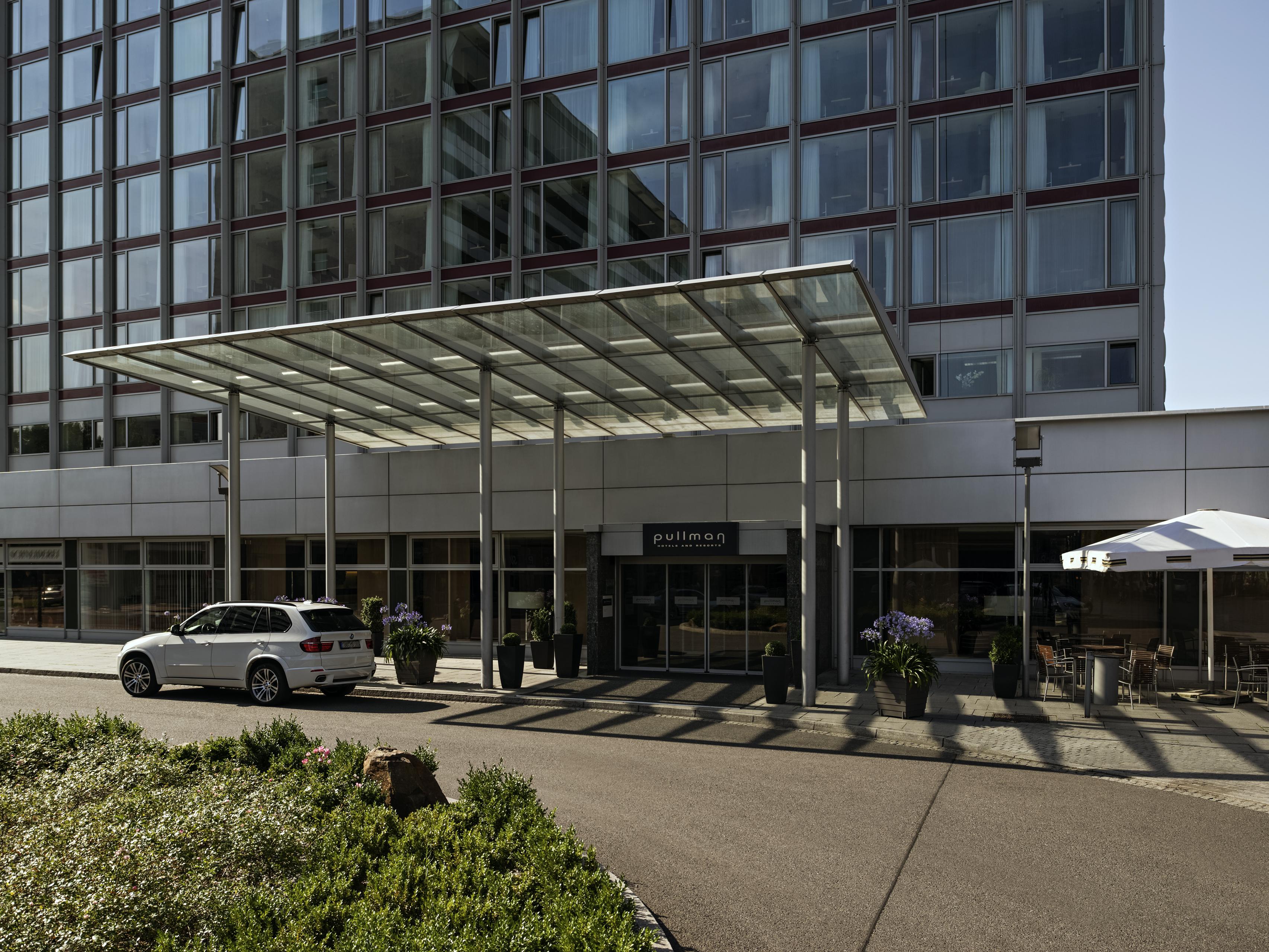 Occidental Dresden Newa Hotel Bagian luar foto