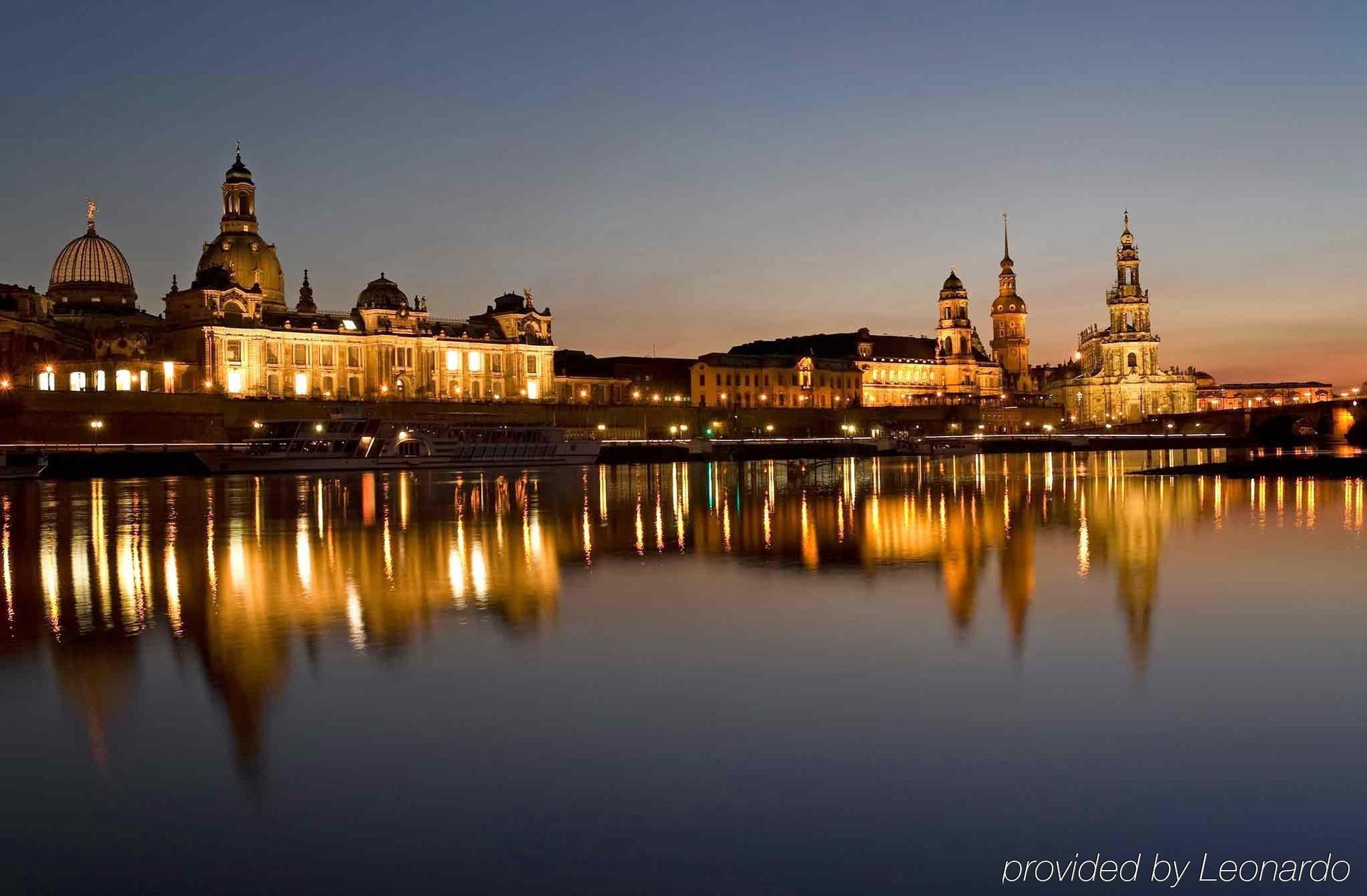 Occidental Dresden Newa Hotel Bagian luar foto