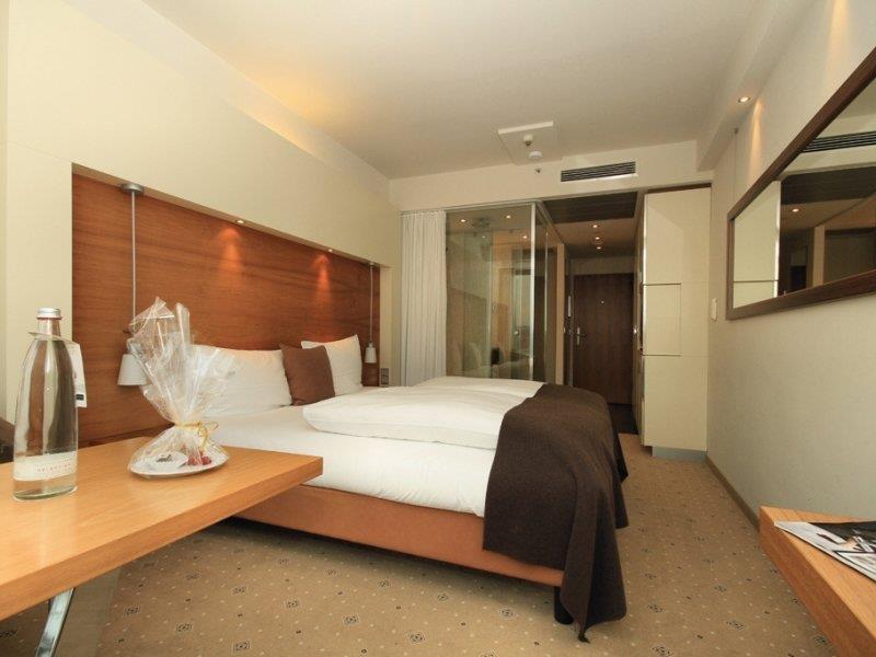 Occidental Dresden Newa Hotel Bagian luar foto
