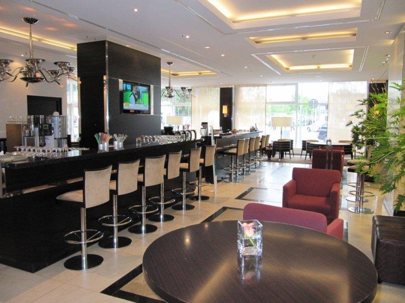 Occidental Dresden Newa Hotel Bagian luar foto