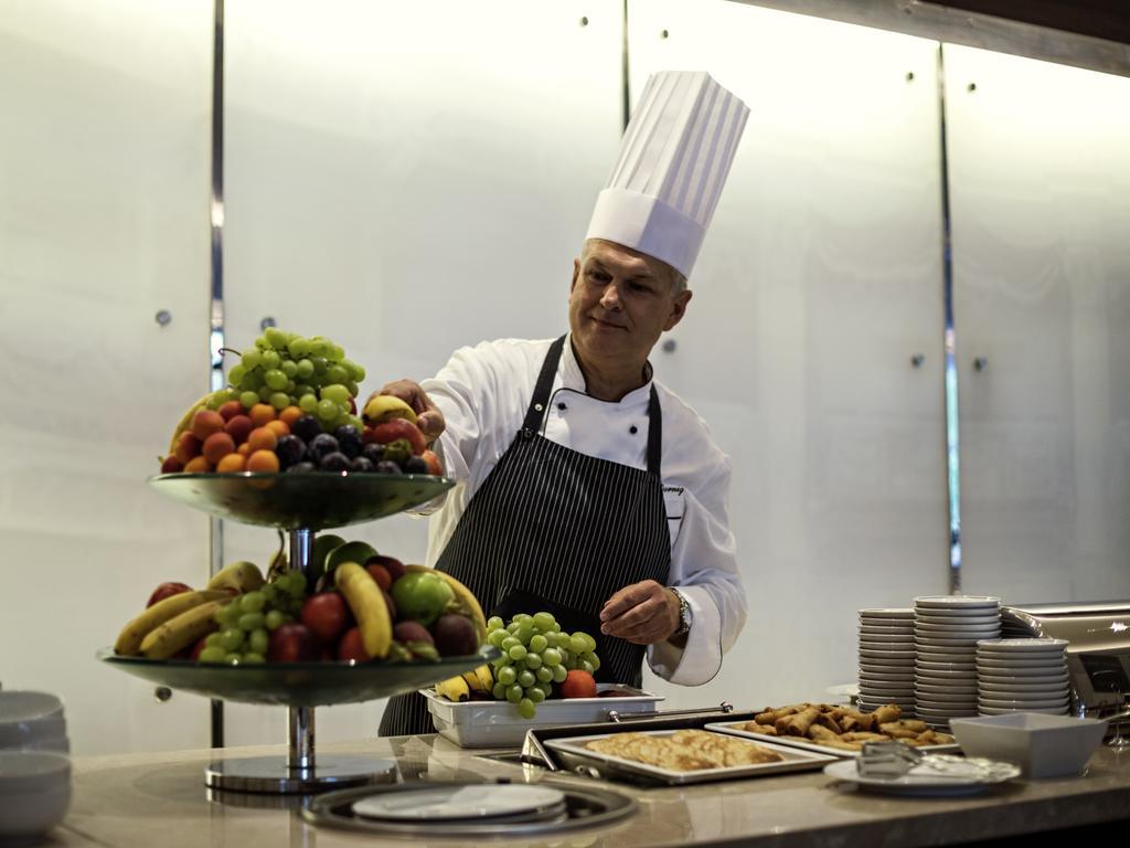 Occidental Dresden Newa Hotel Bagian luar foto