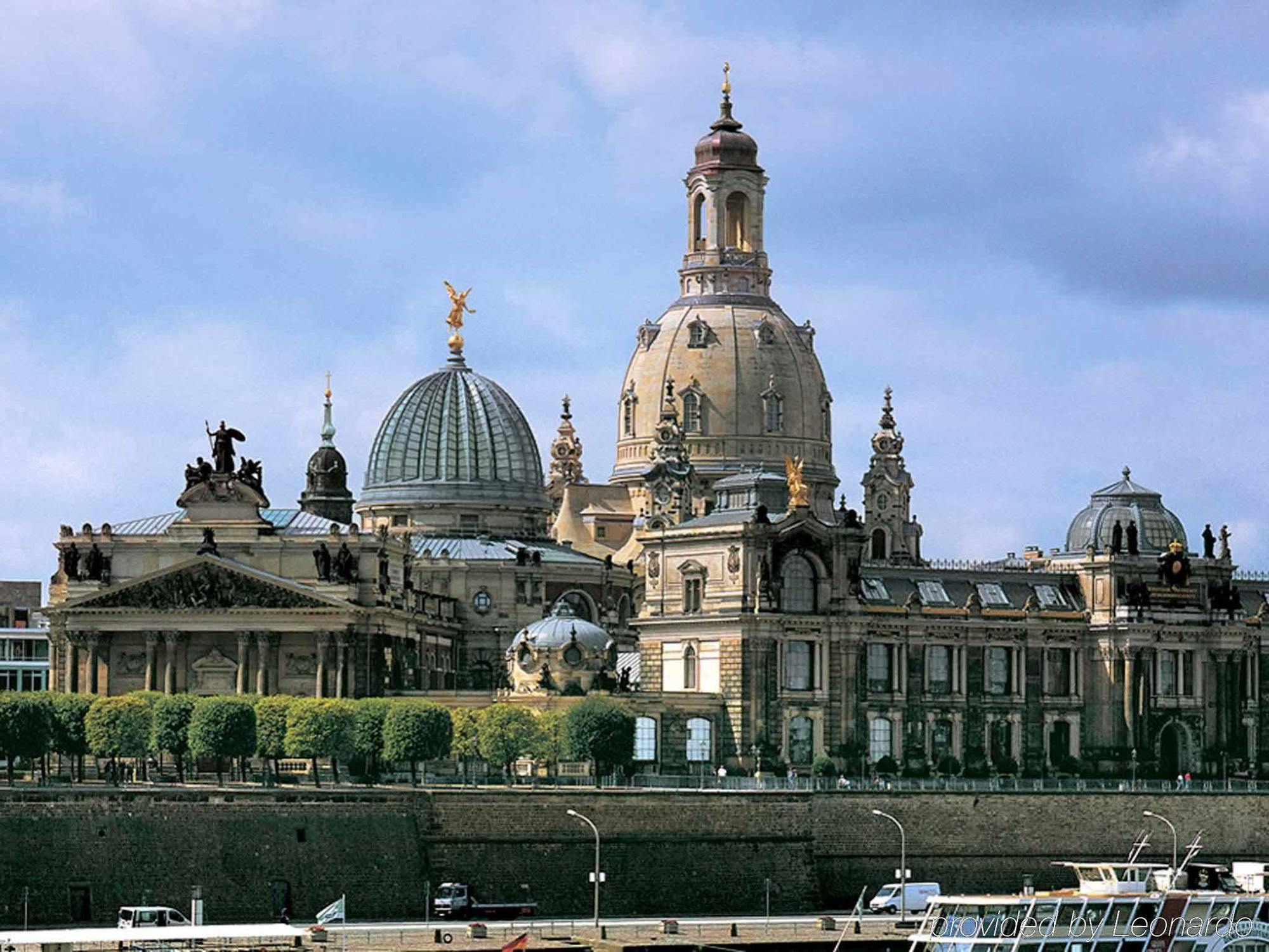 Occidental Dresden Newa Hotel Bagian luar foto