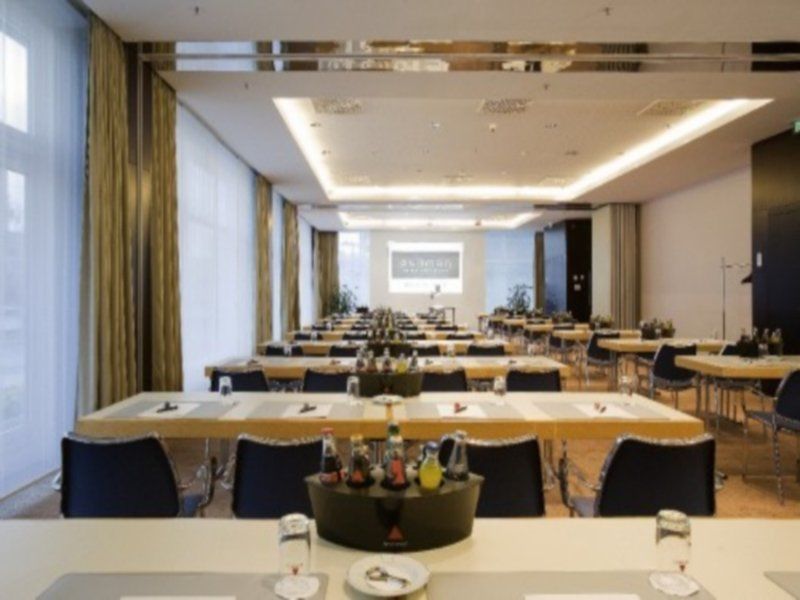 Occidental Dresden Newa Hotel Bagian luar foto
